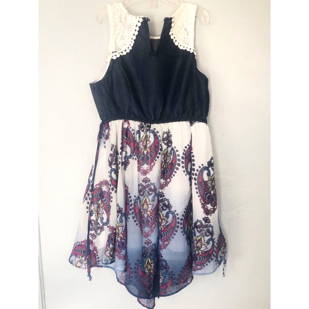 Girls dress - Picture 2 of 2